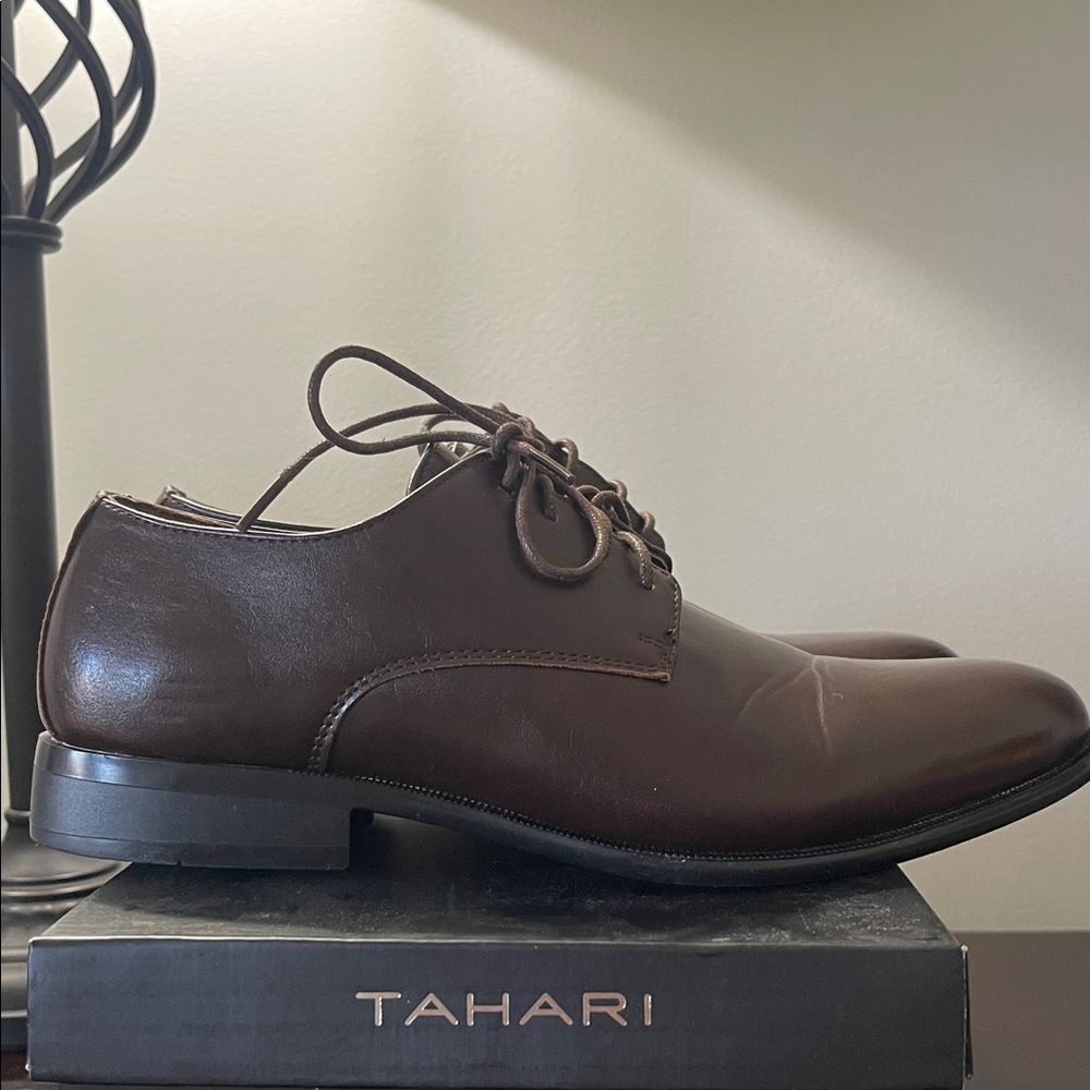 Tahari Men's Dark Brown Oxfords